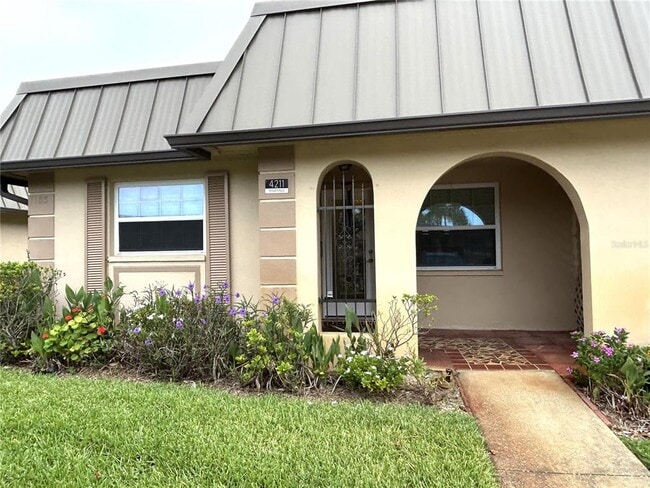 Building Photo - 4211 Stratford Dr Unit 4211