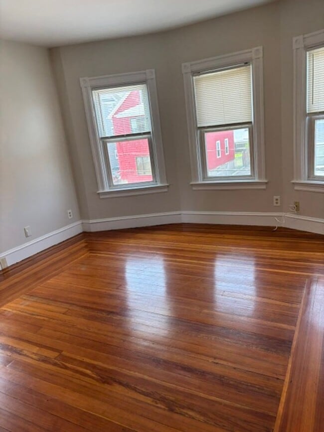 Photo - Pawt  2nd Floor 3 Bed