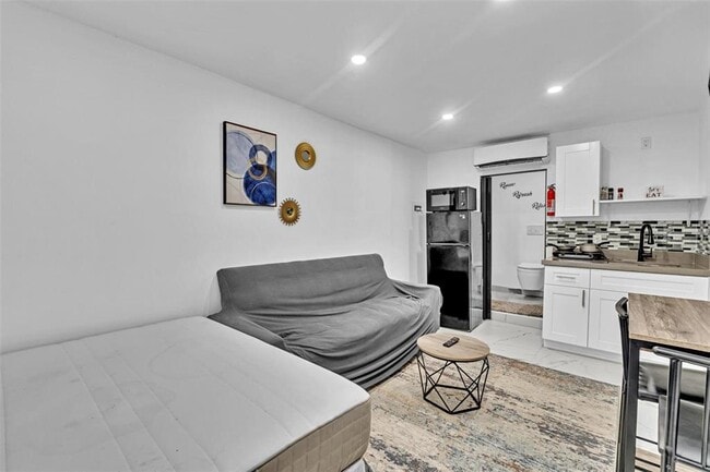 Photo - 4328 SW 49th Ct Unidad Efficency