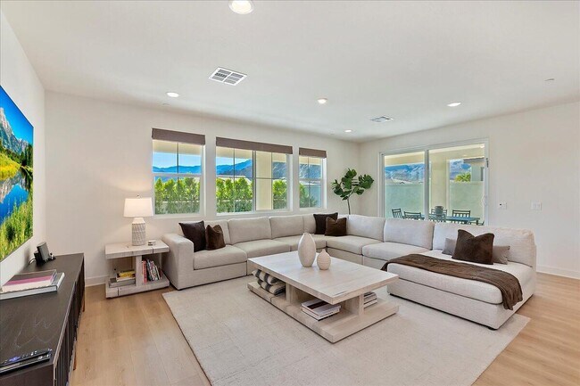 80435 Palatine Ct