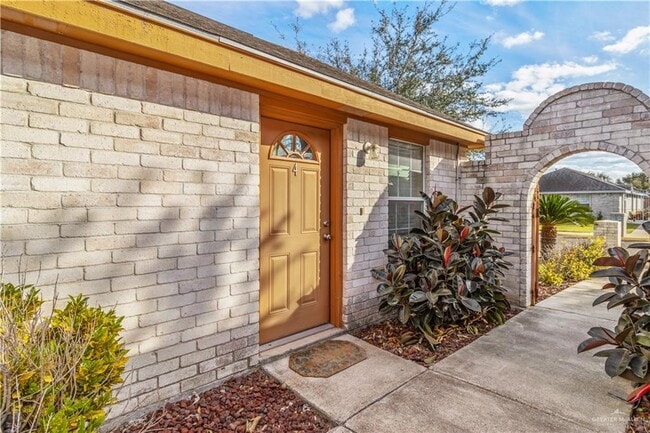 Building Photo - 6 West Dr Unit 4