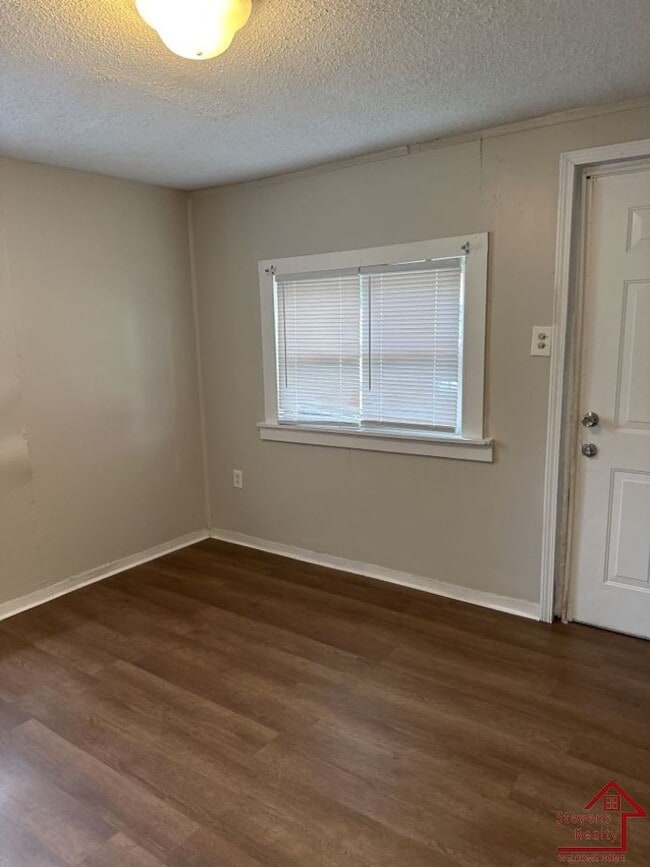 Photo - 4020 Kirkland Ave