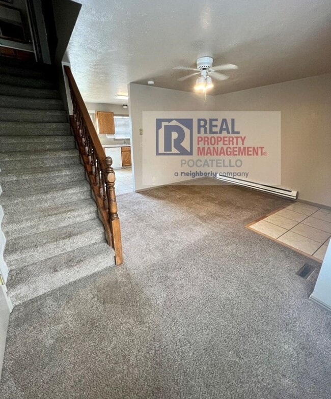 Photo - 3 bed 1.5 Bath Duplex - 1 Car Garage