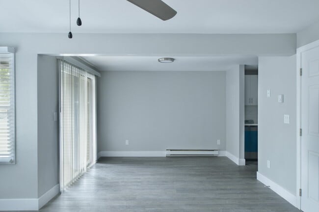 Photo - 1049 Pleasant St