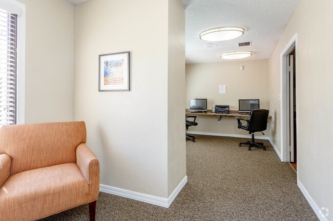2BD, 2BA - 1060 SF