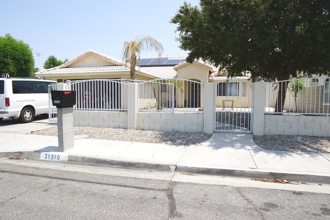 Building Photo - 31510 Avenida Del Padre Rental