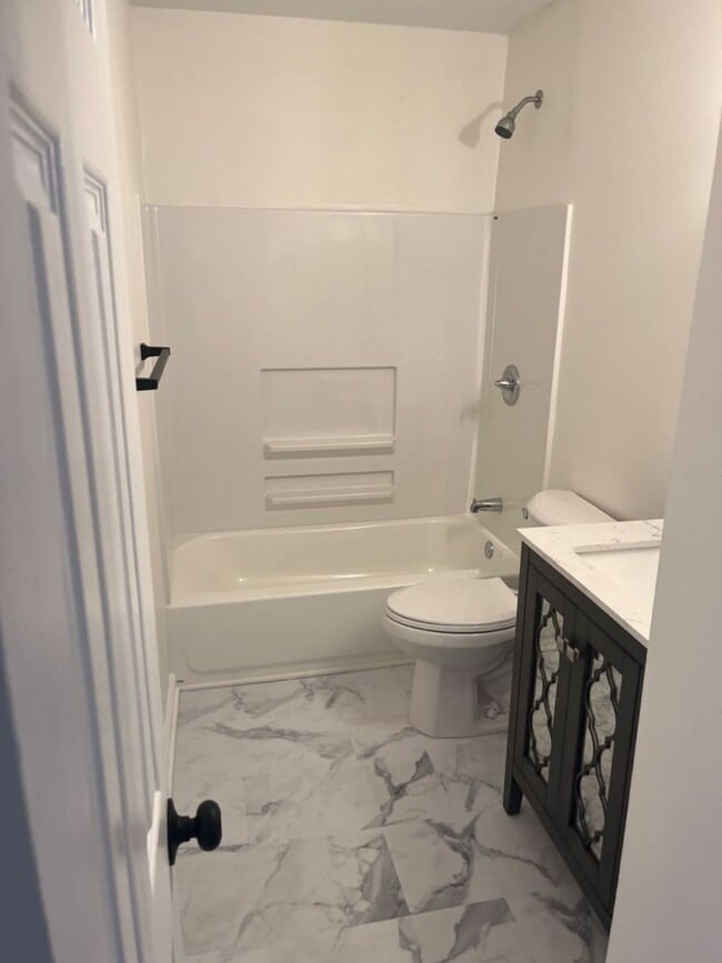1115 Oakwood Dr