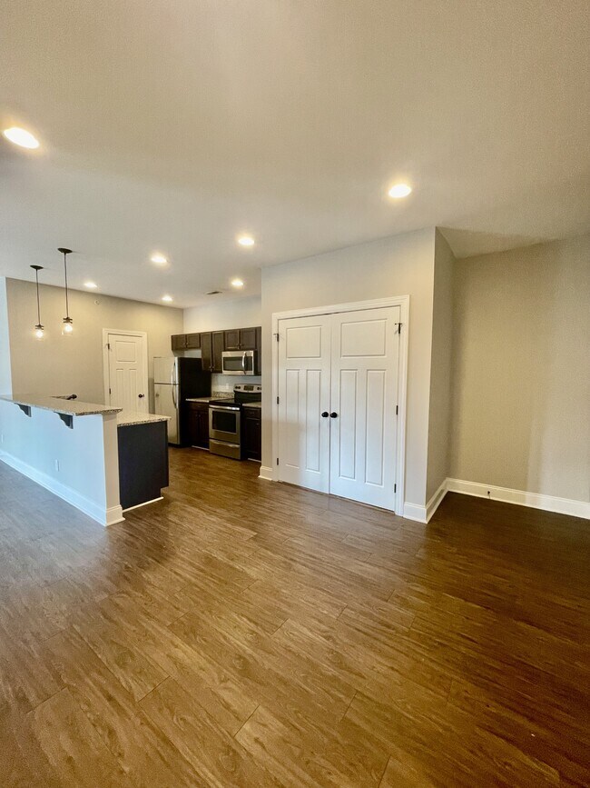 Photo - 100 Portico Street