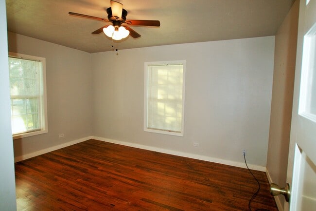 Building Photo - 404 Briggs St Rental