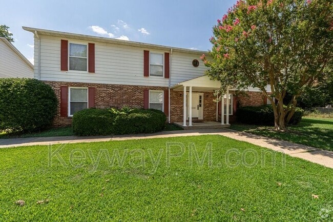 Building Photo - 1030 Carriage Dr Unit Apartment D