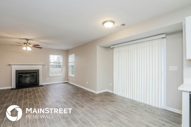 Photo - 807 Swearngan Ridge Ct