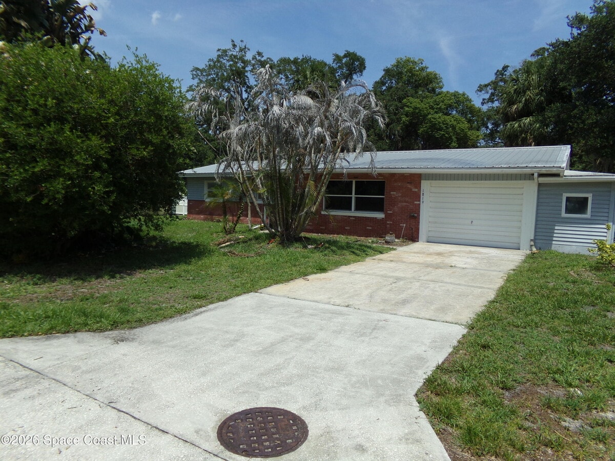 Photo - 1819 Poinsetta Blvd