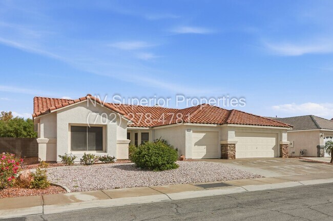 Photo - NW!! Single Story!!! 3 Car Garage!!  2 Masters!!! Low Maintenance desert landscape front yard!!  ...