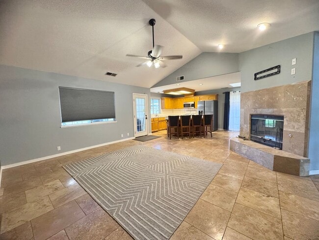 630 W 6th Ave