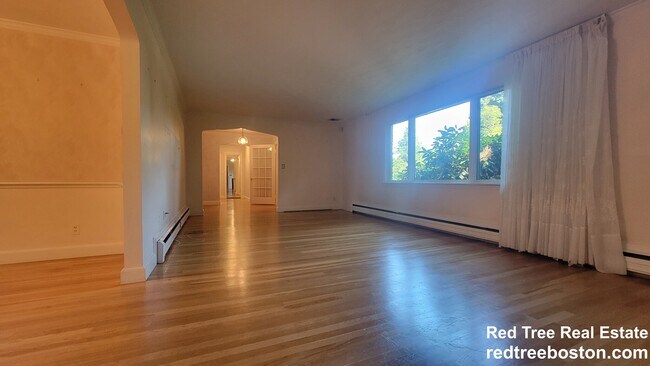 Photo - 351 Waverley Ave
