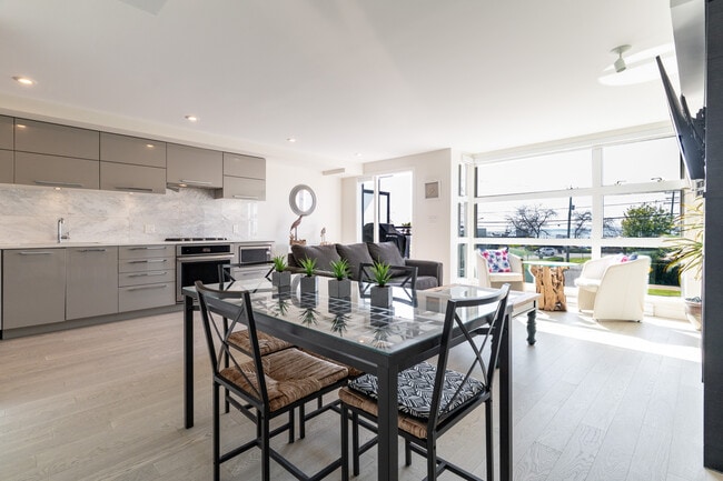 1160 Oxford St Unité 203