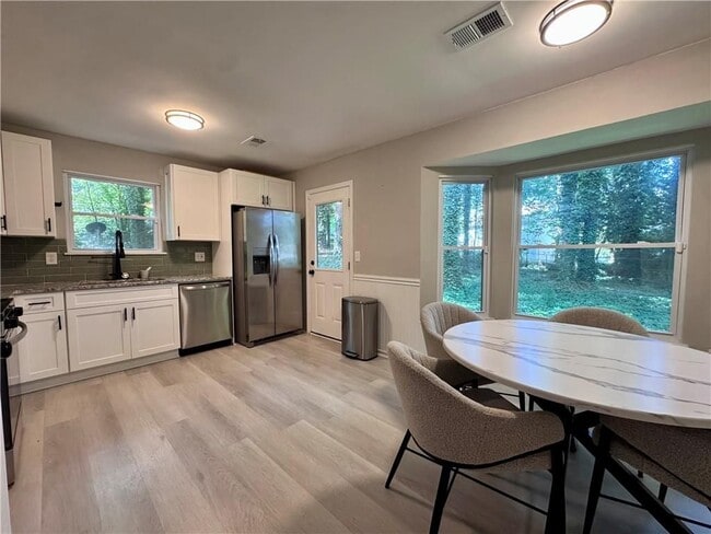 Photo - 3814 Whaley Ct SW