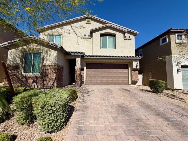 Building Photo - Beautiful 2260sqft 3bed 2.5bath with tile downstairs, carpet in Den & Living Room
