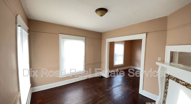 Photo - 2107 Queen Ave