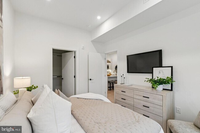 Photo - 30 W Allens Ln Unit 320