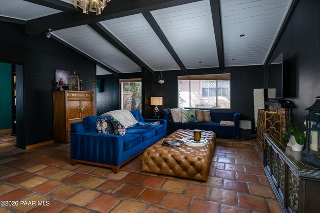 Photo - 372 Verde Ln