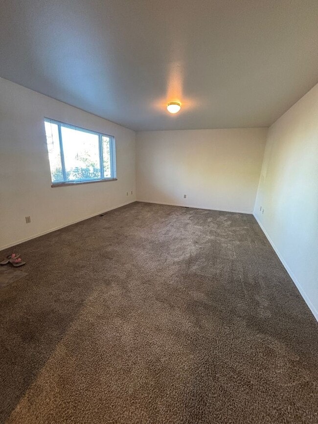 Photo - Great location for MSU and downtown.