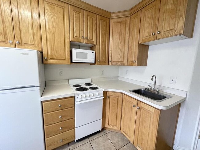 Photo - 1675 S State St