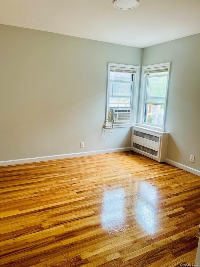 Photo - 15-42-42 Utopia Pkwy