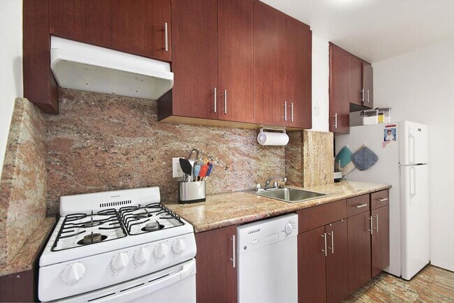Photo - 22 E 22nd St Apartment Unit 3C