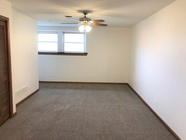 Photo - 730 N Seminary Ave Unit Apt 1C