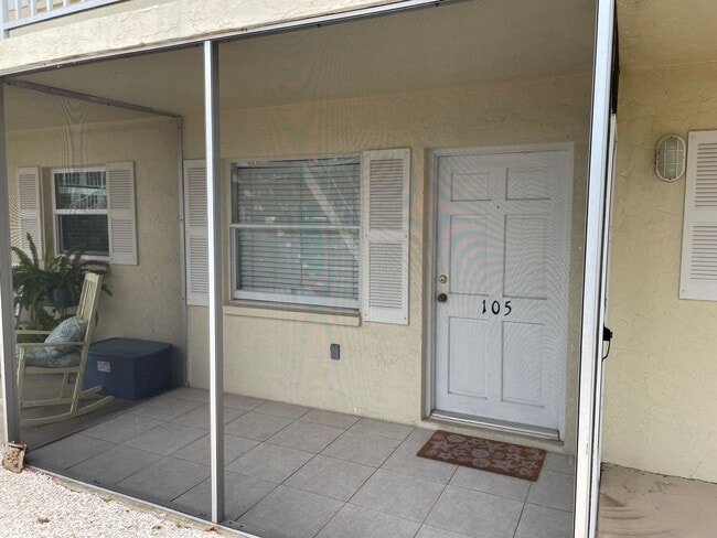 Building Photo - Venice Island 1Br/1Ba Condo Ground Floor Unit 105