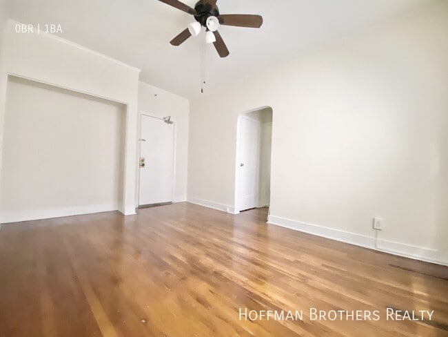 Photo - 447 S Grand View St Unidad 102