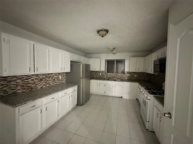 Photo - 2415 Blackridge Rd