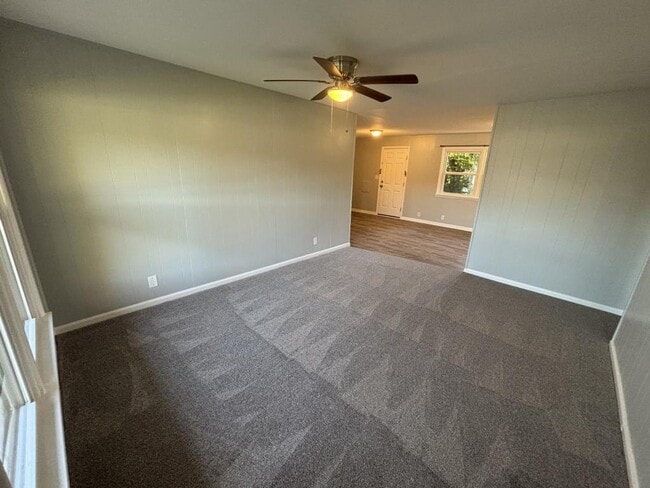 Photo - 2137 East 28th St N