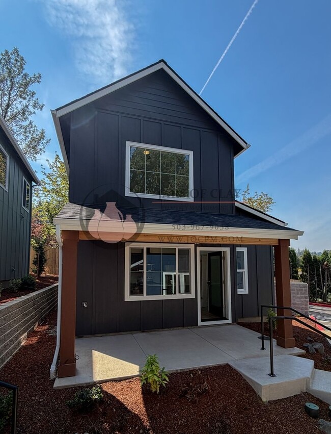 Building Photo - 2552 Gilbert St S