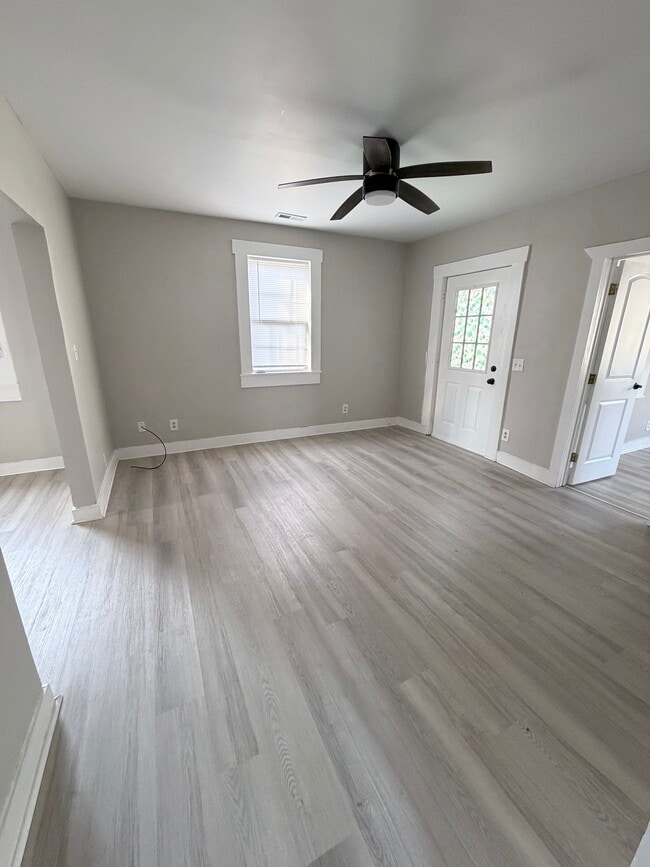 Photo - 720 S Apperson Way