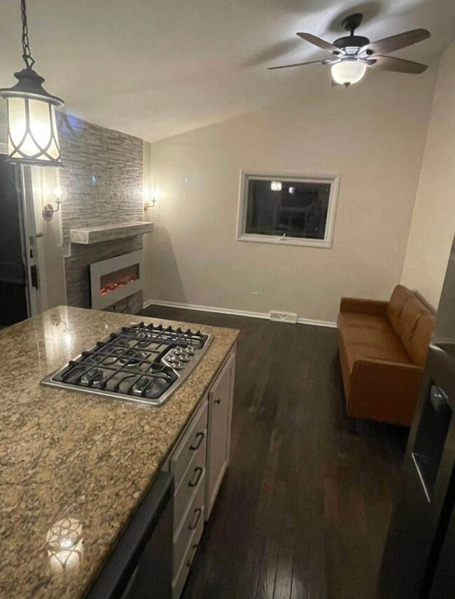 Photo - 510 Kenwood Ave Unidad Kenwood Apt 2