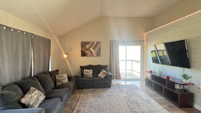 Photo - 78 Grassmire Dr