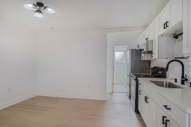 Photo - S Saratoga Unit 103