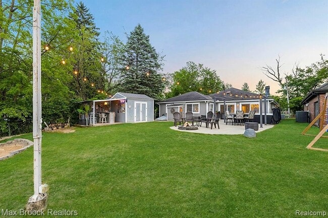 Photo - 486 Charlevoix St