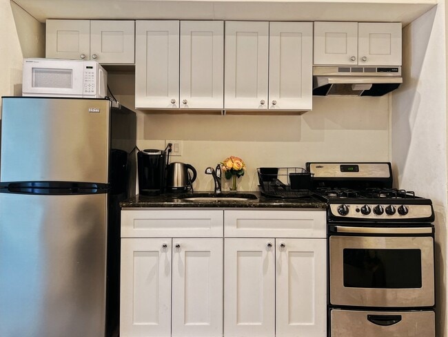 Photo - 2402 Spruce St Unit 1F
