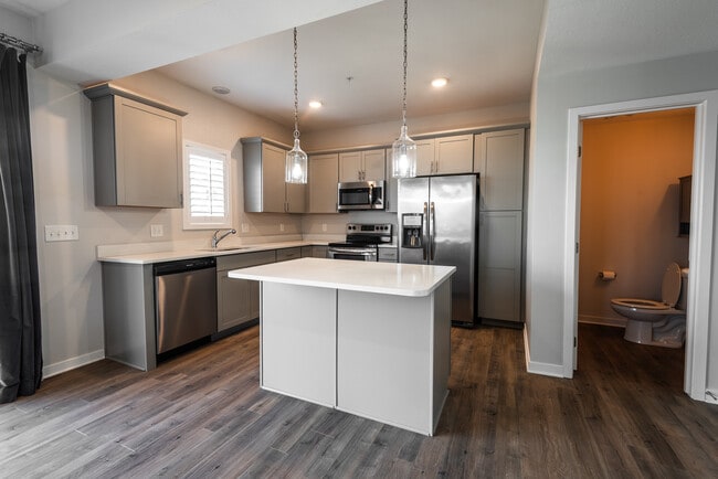 Photo - 329 NE Otter Dr