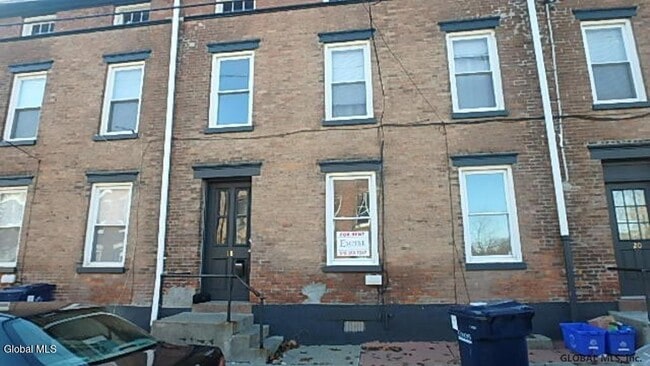 Building Photo - 24 Cataract St Unit #1