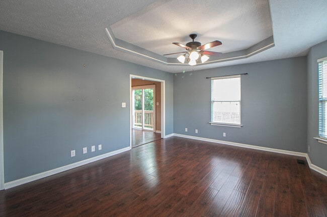 Photo - 570 Somerset Ln
