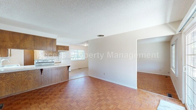 Photo - 1441 Montclair Dr