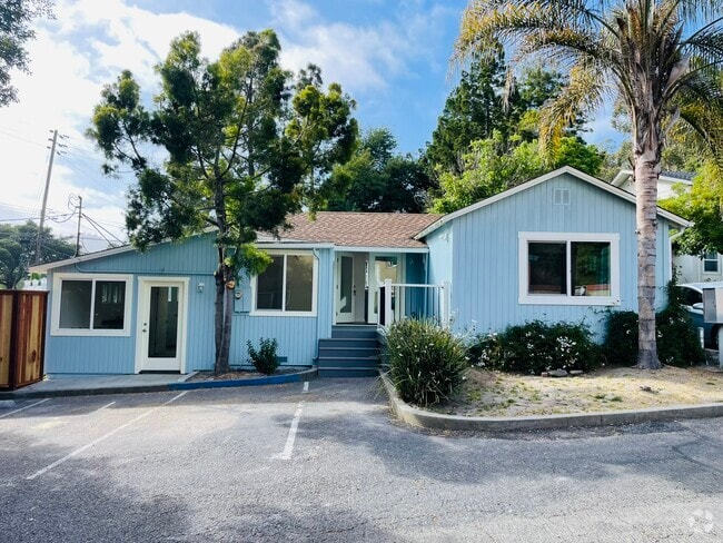 Building Photo - 1826 Ocean St Rental
