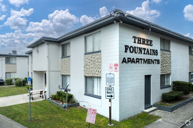 Photo - Three Fountains