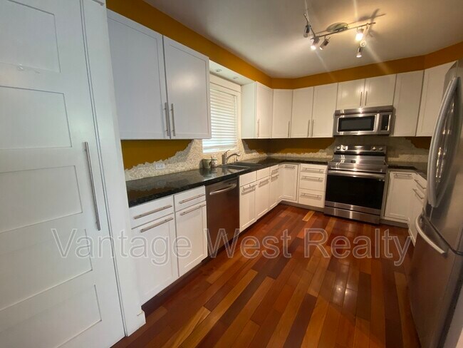 907-A Sutherland Ave