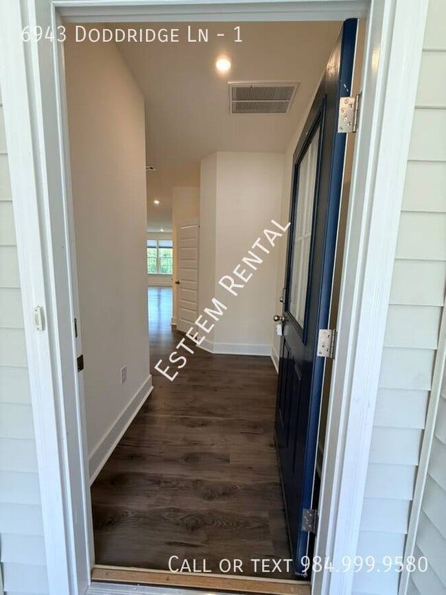 Photo - 6943 Doddridge Ln