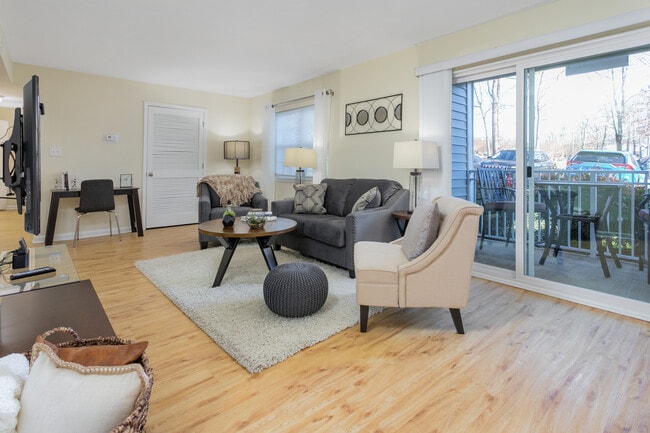 Living Room - West Pointe